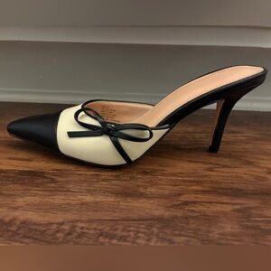 NWOT JustFab Black and Cream Heels with Bow